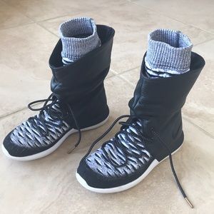 Nike Roshe Two Hi Flyknit Sneaker boots